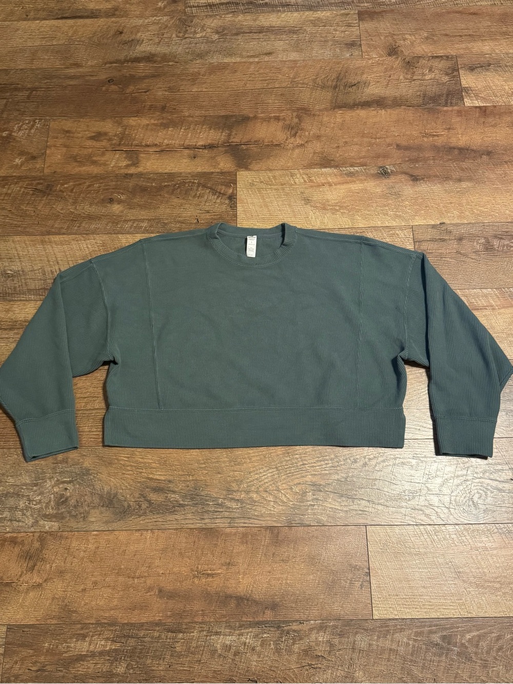 90 Degree By Reflex Ribbed Cropped Pullover in Sage Green
